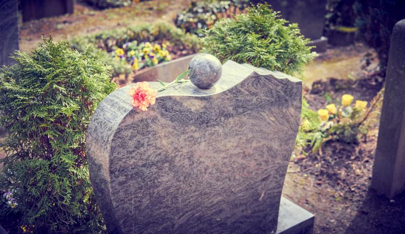 L'entretien de s&eacute;pulture, guide complet pour pr&eacute;server la m&eacute;moire