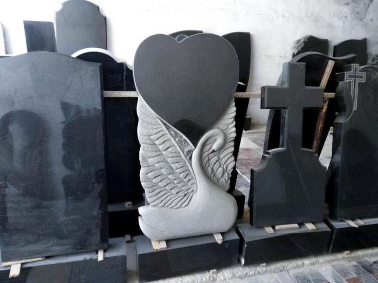 Comment réussir la rénovation de votre monument funéraire ?