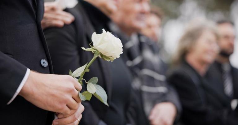Inhumation ou crémation, comment faire le choix qui vous ressemble