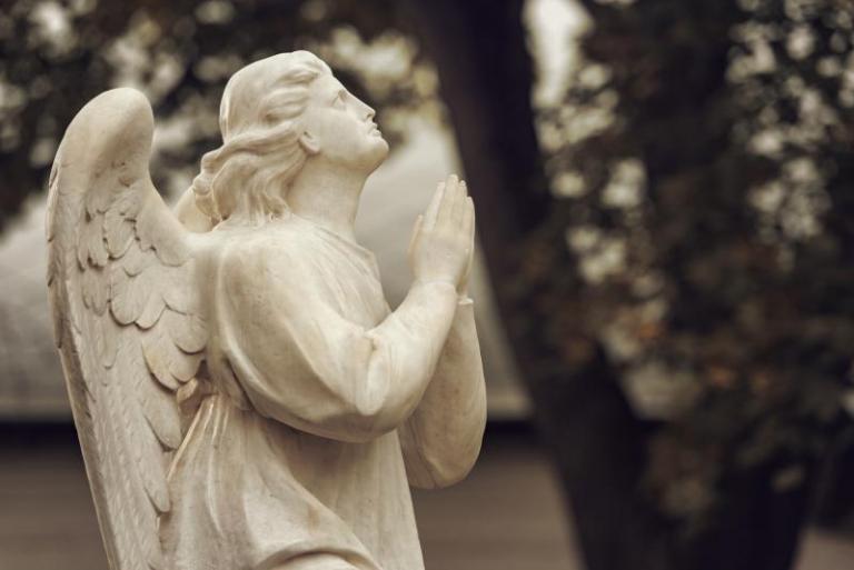 Choisir un monument funéraire qui traverse les générations