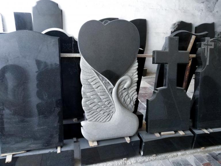 Marbrerie funéraire, quels critères considérer pour un monument durable